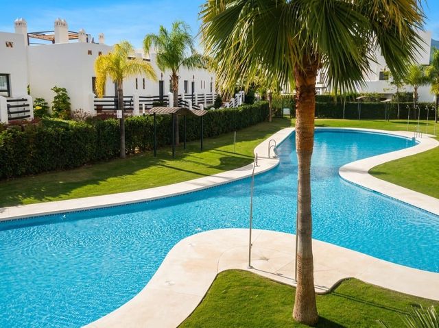 2 soverom Leilighet til salgs i Centro, Estepona med svømmebasseng garasje - € 365 000 (Ref: 10071078)