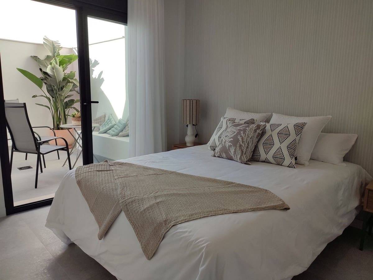 2 bedroom Apartment for sale in Pilar de la Horadada with pool - € 239,900 (Ref: 10071086)