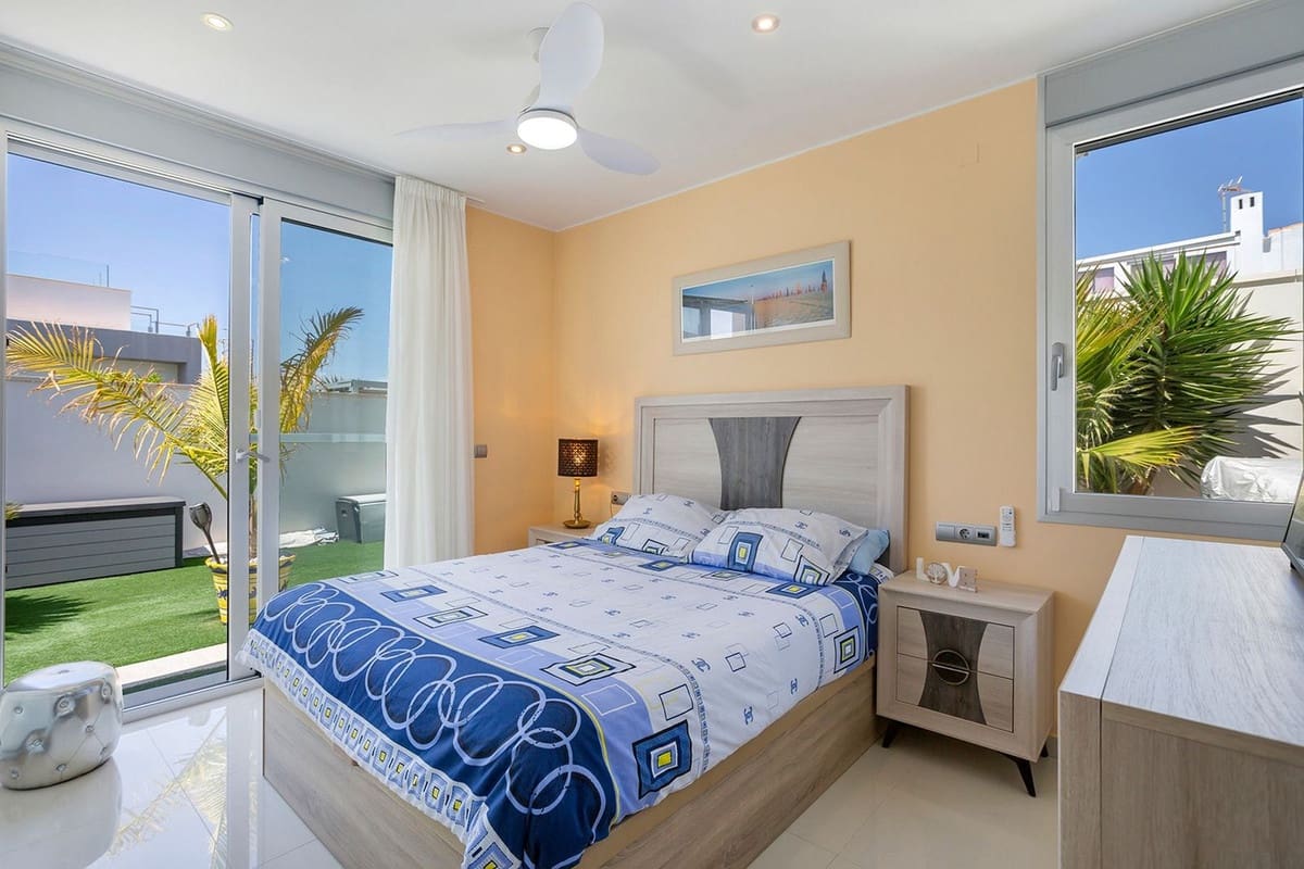 3 sovrum Villa till salu i El Chaparral med pool garage - 594 000 € (Ref: 10071100)