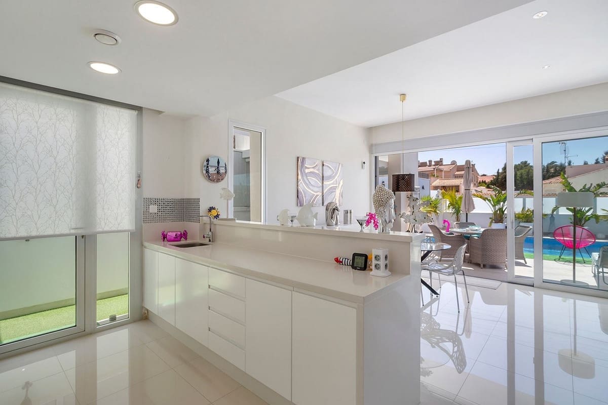 3 sovrum Villa till salu i El Chaparral med pool garage - 594 000 € (Ref: 10071100)