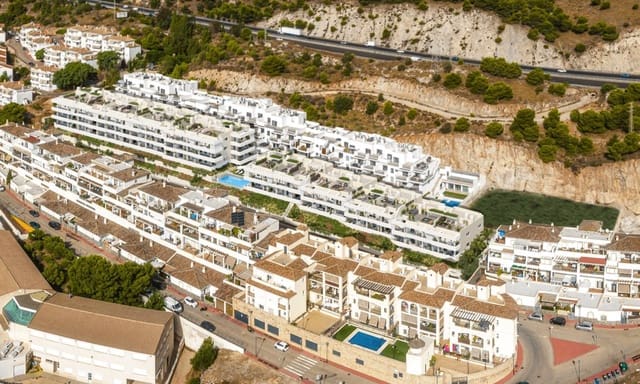 Apartamento de 3 habitaciones en Benalmádena pueblo, Benalmádena en venta con piscina - 405.000 € (Ref: 10071149)
