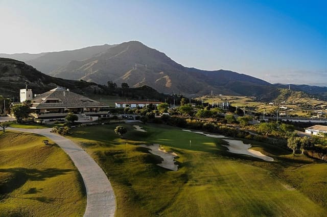 3 sovrum Lägenhet till salu i Valle Romano Golf, Estepona med pool - 375 000 € (Ref: 10071159)