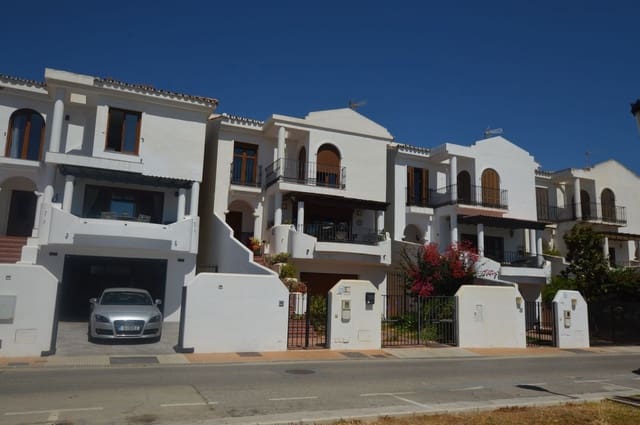 3 soverom Hus til salgs i La Duquesa / Puerto de la Duquesa, Manilva med garasje - € 515 000 (Ref: 10071163)