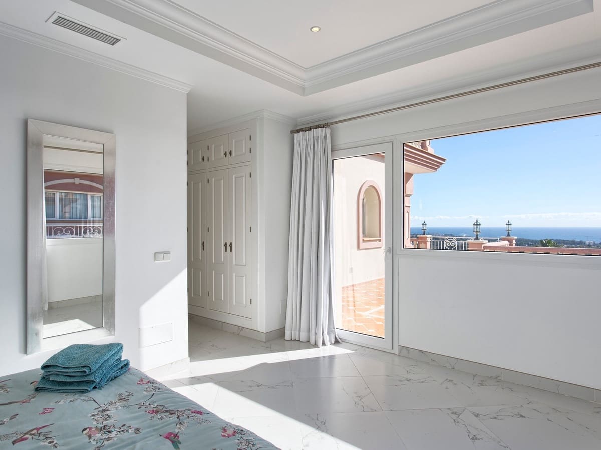 Chalet de 8 habitaciones en Benahavís en venta con piscina garaje - 3.995.000 € (Ref: 10071179)