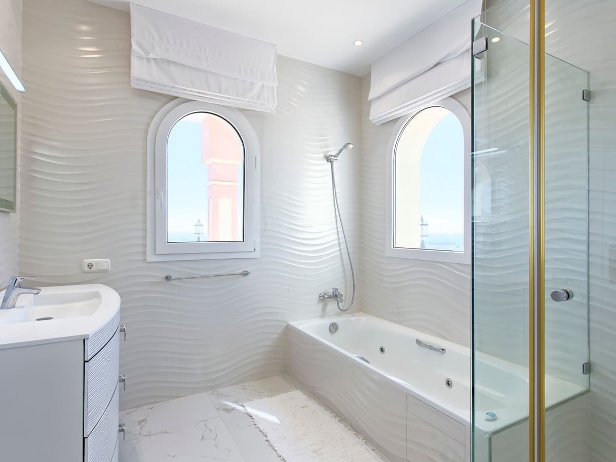 Chalet de 8 habitaciones en Benahavís en venta con piscina garaje - 3.995.000 € (Ref: 10071179)