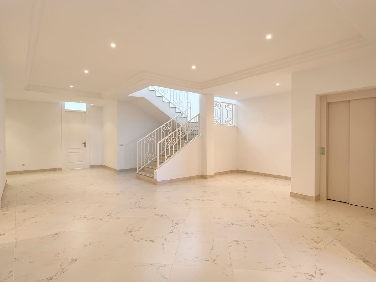 Chalet de 8 habitaciones en Benahavís en venta con piscina garaje - 3.995.000 € (Ref: 10071179)