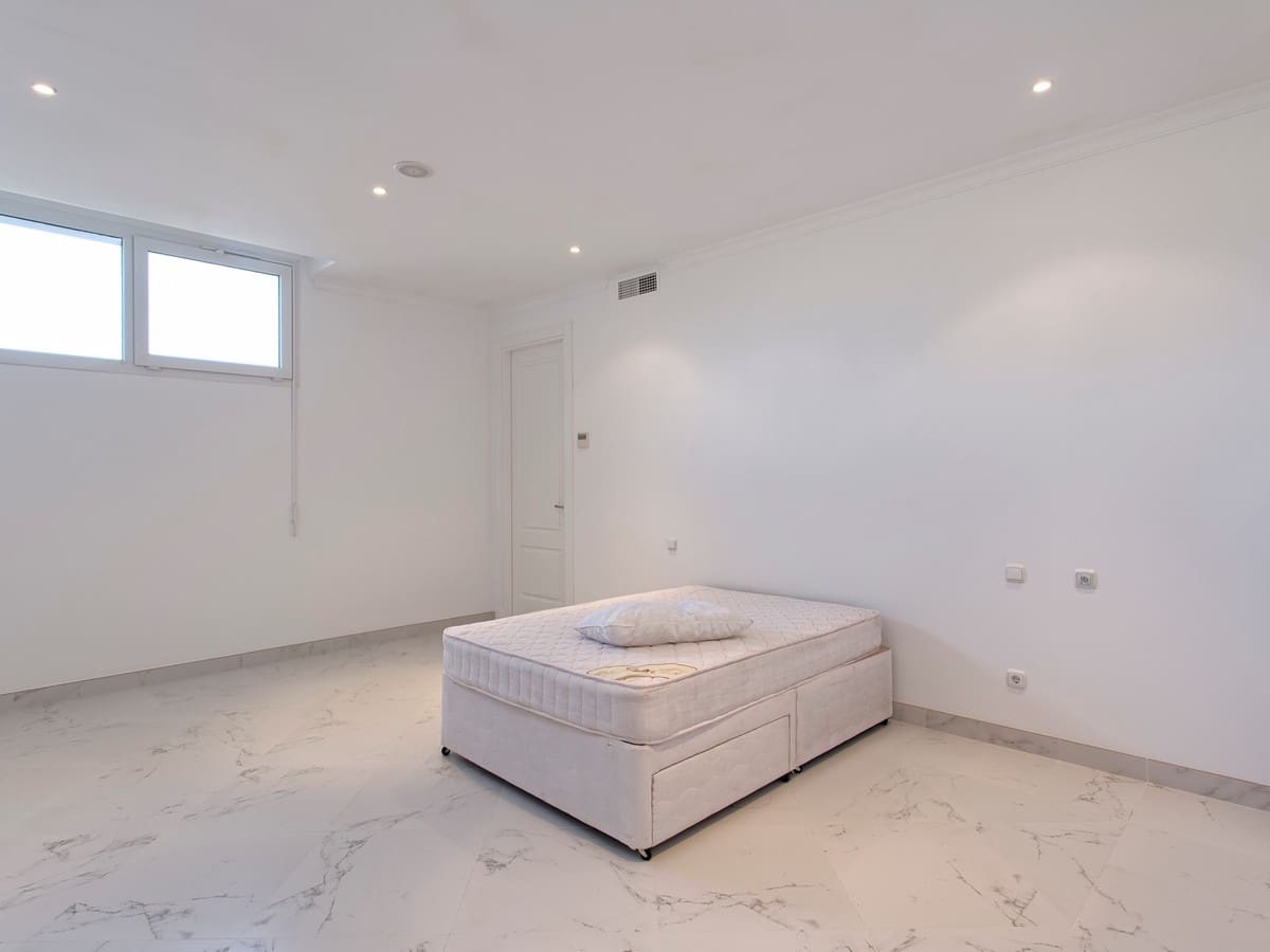 Chalet de 8 habitaciones en Benahavís en venta con piscina garaje - 3.995.000 € (Ref: 10071179)