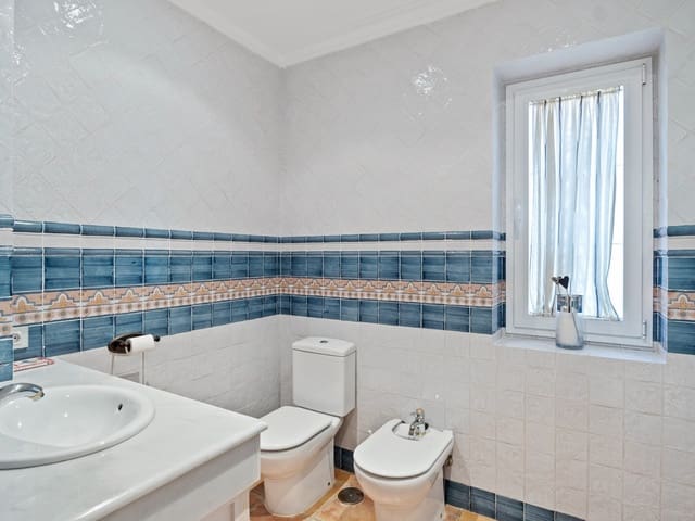 4 soveværelse Villa til salg i Montemayor - Marbella Club, Benahavís med swimmingpool garage - € 3.250.000 (Ref: 10071180)