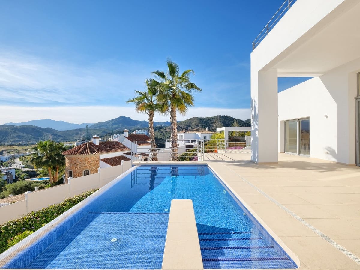 Chalet de 4 habitaciones en Benahavís en venta con piscina garaje - 2.300.000 € (Ref: 10071181)
