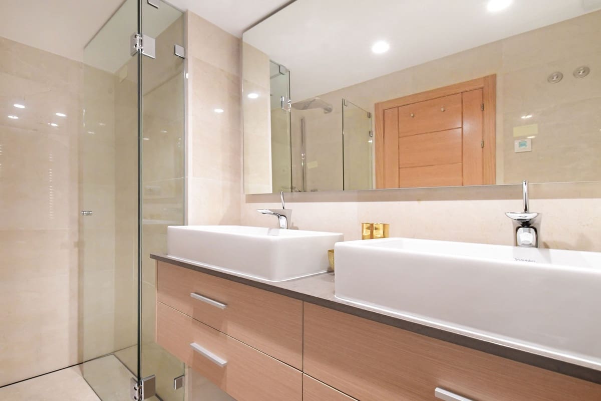 Chalet de 7 habitaciones en Nueva Andalucia en venta con piscina garaje - 4.400.000 € (Ref: 10071243)