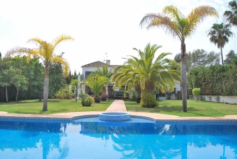 Chalet de 6 habitaciones en Marbella en venta con piscina garaje - 5.500.000 € (Ref: 10071247)