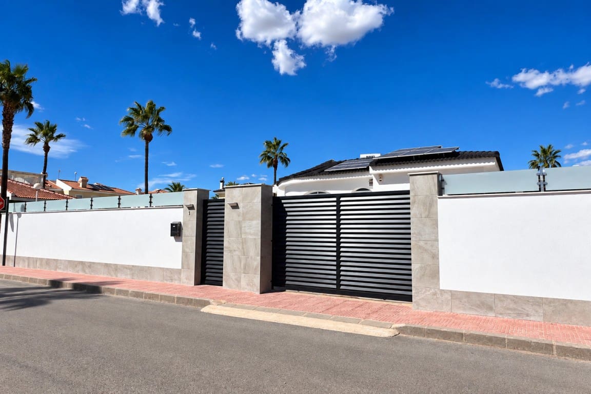 4 chambre Villa/Maison à vendre à Ciudad Quesada - 530 000 € (Ref: 10071299)