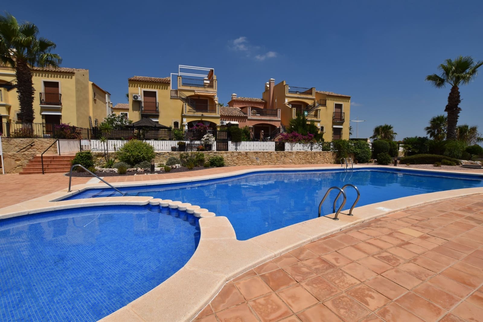 2 bedroom Townhouse for sale in Algorfa - € 219,950 (Ref: 10071306)