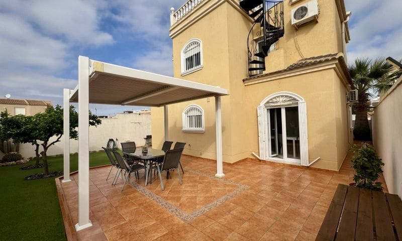 4 camera da letto Villa in vendita in Torrevieja con garage - 398.995 € (Rif: 10071315)