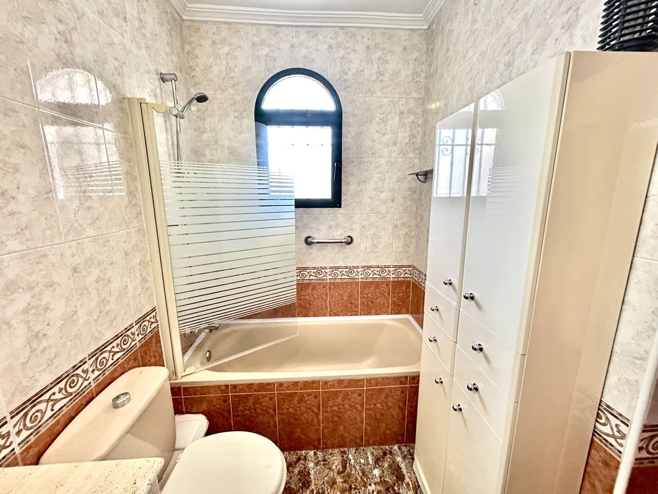 3 bedroom Townhouse for sale in La Zenia with garage - € 250,000 (Ref: 10071316)