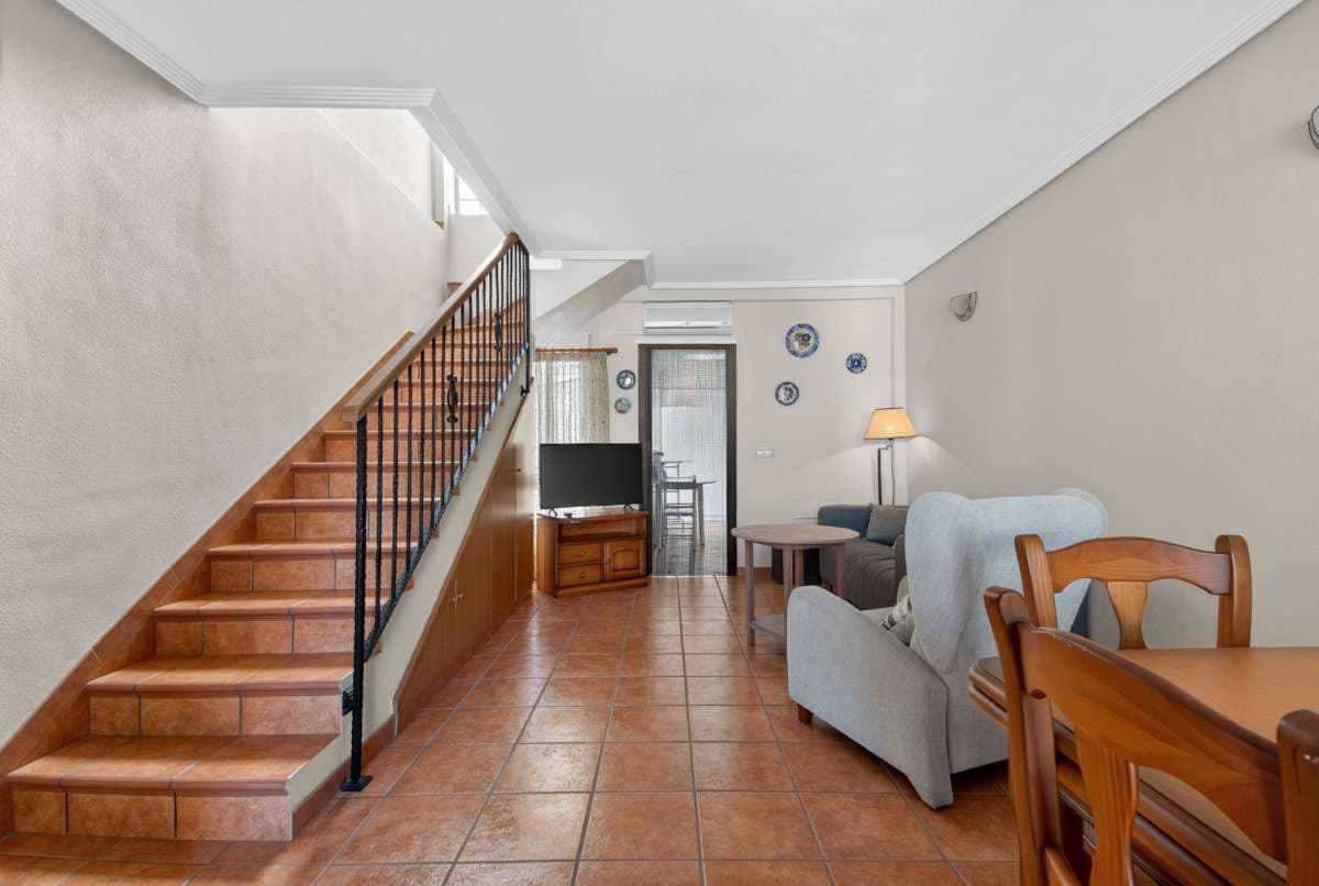 5 soveværelse Villa til salg i Los Cuarteros med garage - € 299.990 (Ref: 10071362)