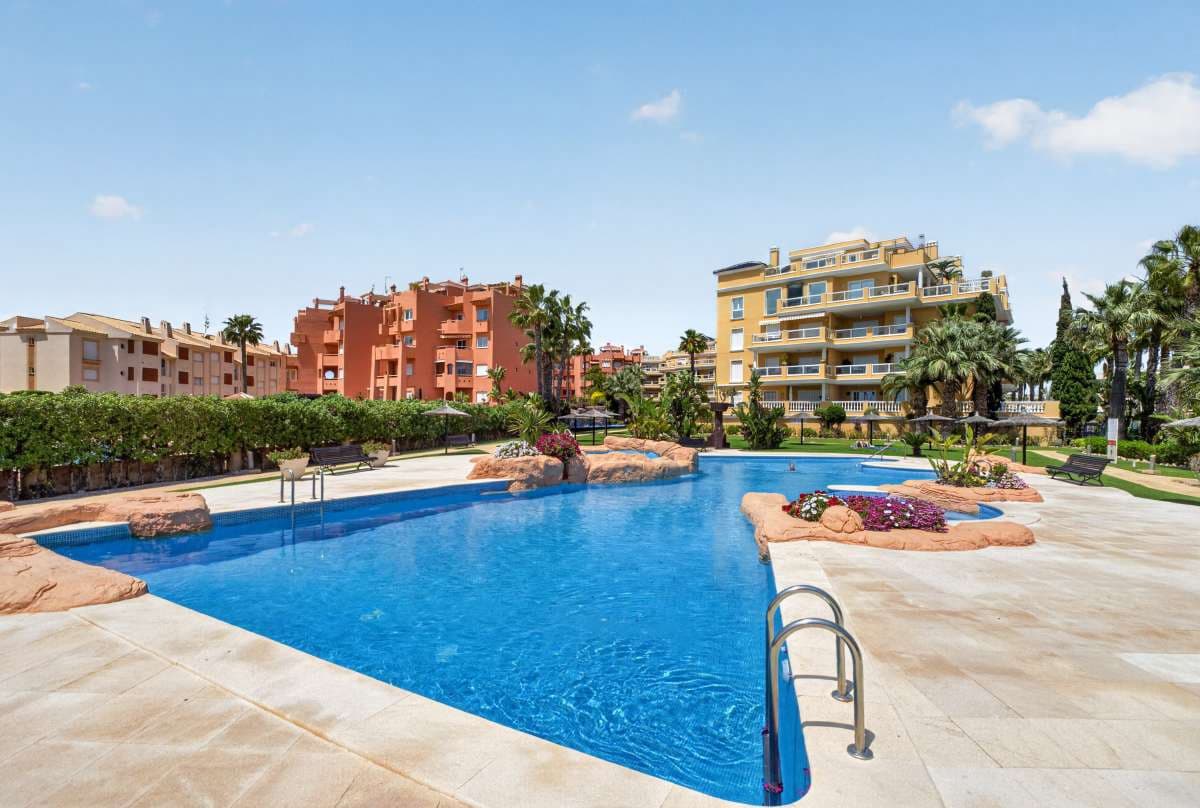 2 sovrum Lägenhet till salu i Cabo Roig med pool - 317 550 € (Ref: 10071367)