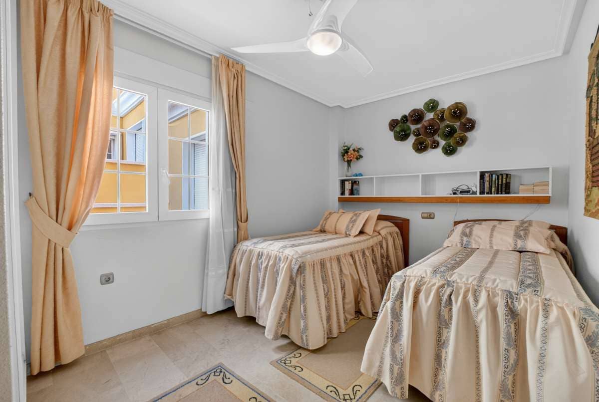 2 sovrum Lägenhet till salu i Cabo Roig med pool - 317 550 € (Ref: 10071367)