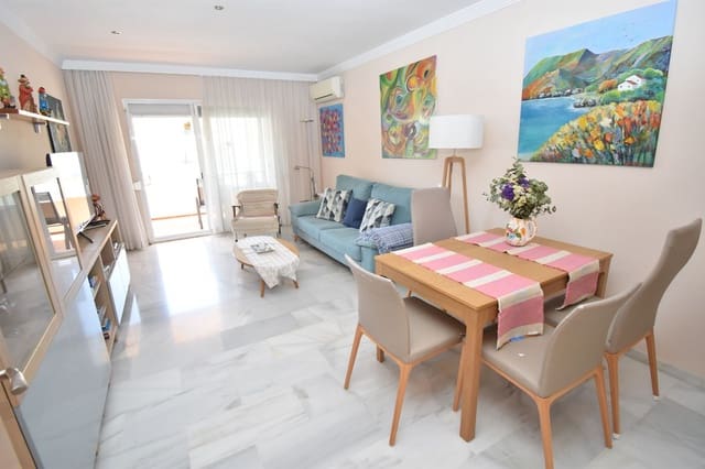 4 sypialnia Apartament na sprzedaż w Benalmádena z basenem garażem - 499 999 € (Ref: 10071382)