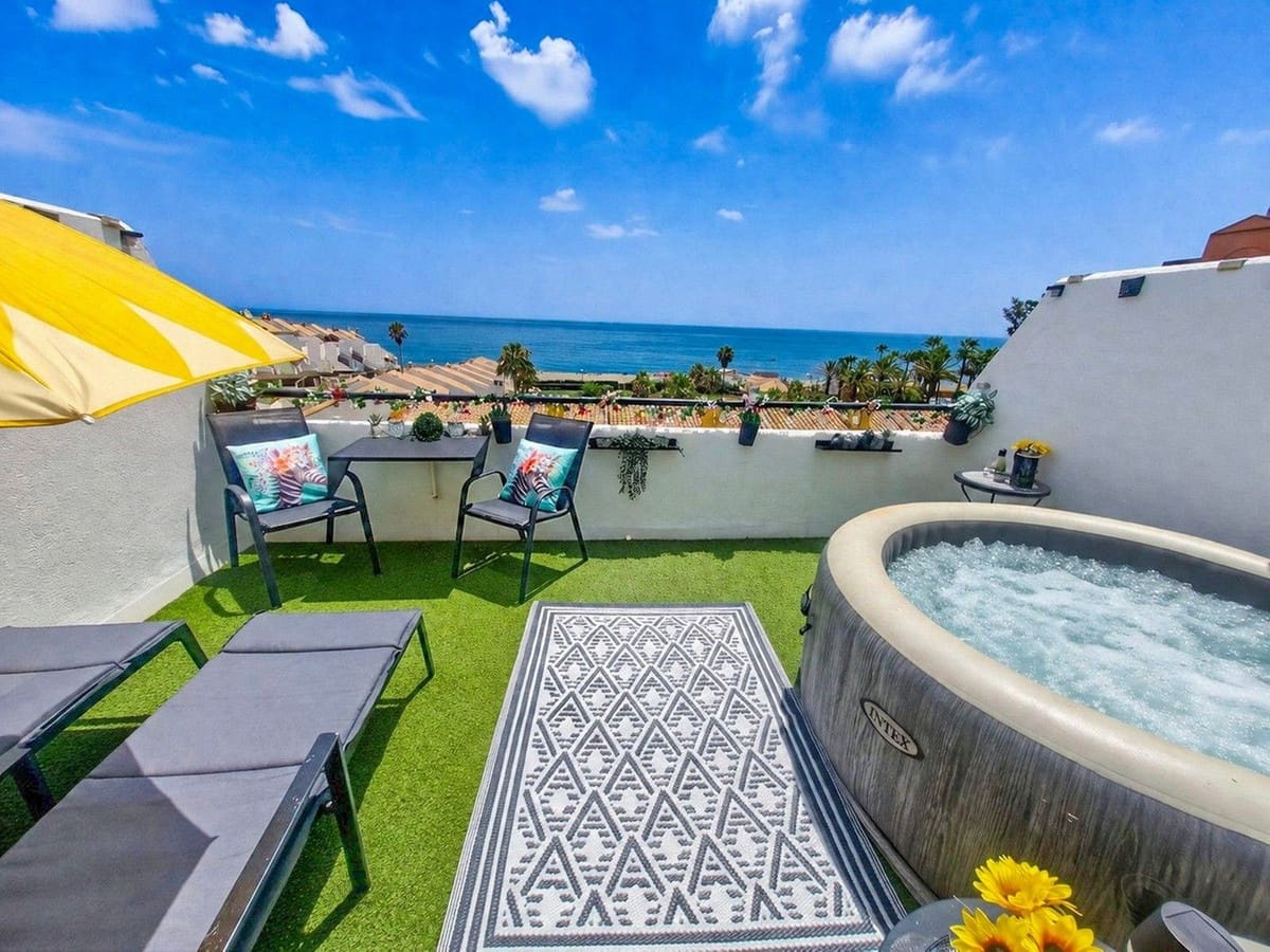 4 soverom Villa til salgs i La Duquesa / Puerto de la Duquesa med svømmebasseng garasje - € 439 000 (Ref: 10071424)