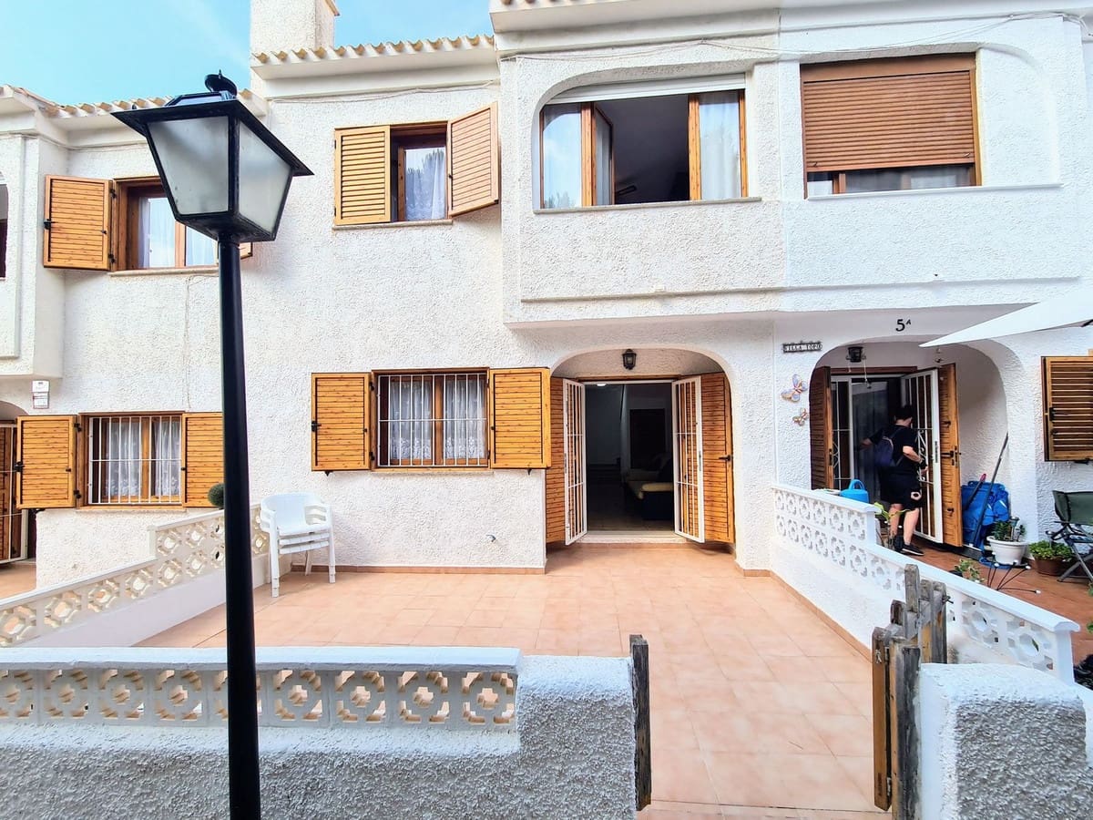3 Zimmer Haus zu verkaufen in Playa Flamenca mit Garage - 289.000 € (Ref: 10071432)