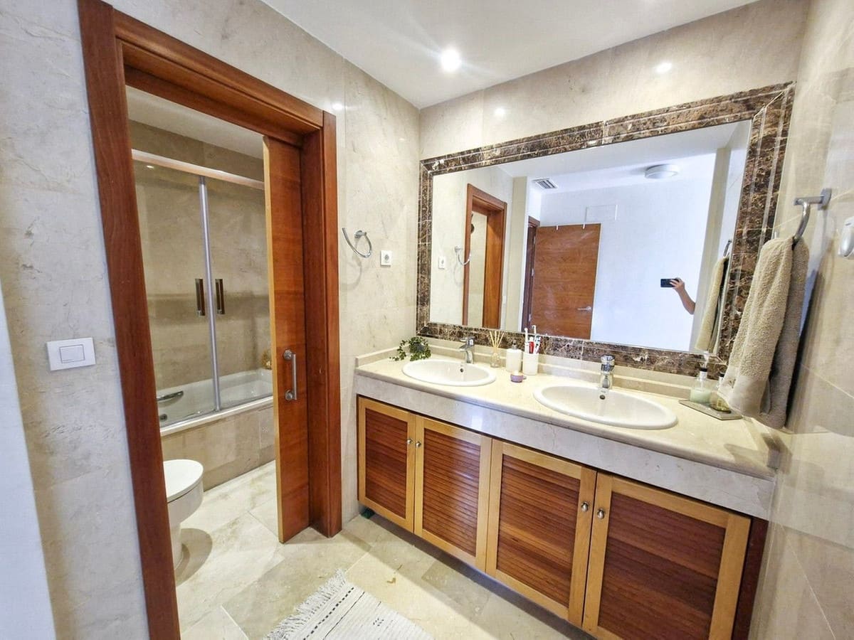 3 soverom Kjedet enebolig til salgs i Estepona med svømmebasseng garasje - € 469 000 (Ref: 10071438)