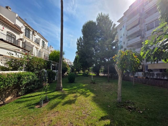 5 makuuhuone Omakotitalo myytävänä paikassa Los Boliches , Fuengirola mukana uima-altaan 
autotalli - 470 000 € (Ref: 10071456)