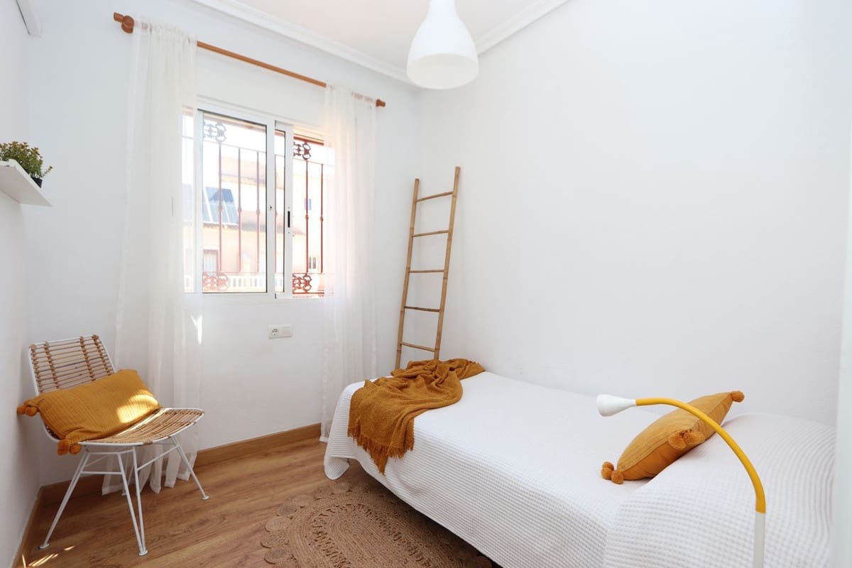 3 Zimmer Haus zu verkaufen in Playa Flamenca mit Pool Garage - 285.000 € (Ref: 10071460)