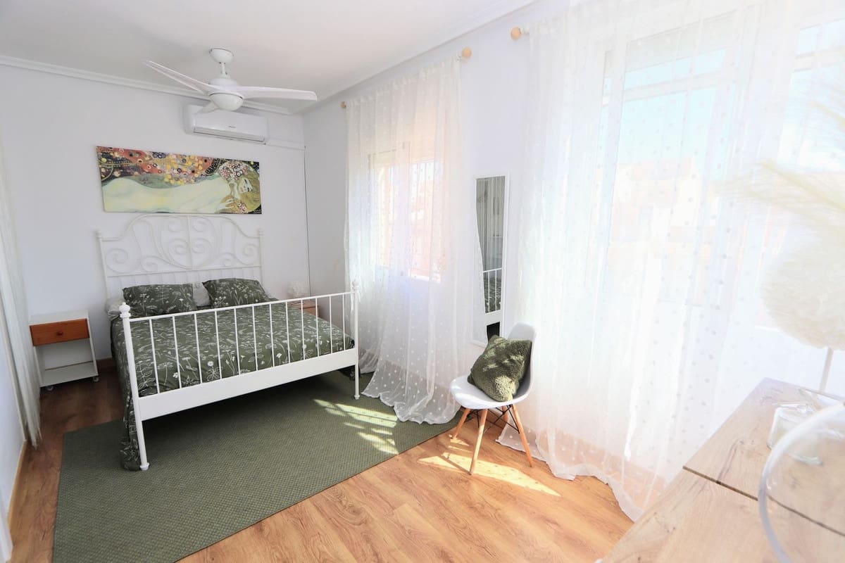 3 Zimmer Haus zu verkaufen in Playa Flamenca mit Pool Garage - 285.000 € (Ref: 10071460)