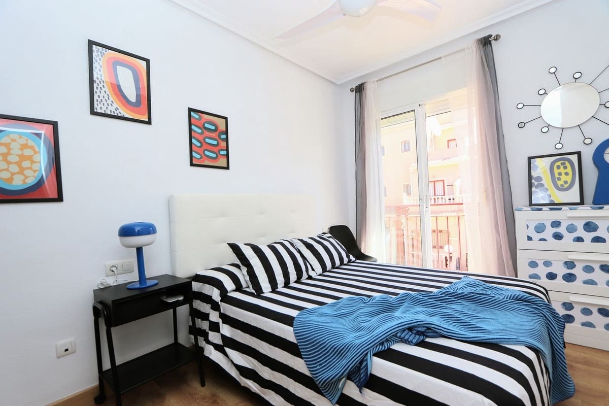 3 Zimmer Haus zu verkaufen in Playa Flamenca mit Pool Garage - 285.000 € (Ref: 10071460)