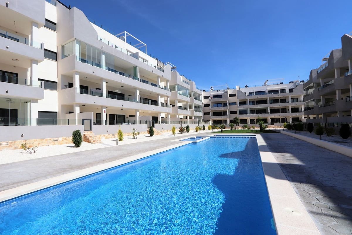 3 bedroom Apartment for sale in Villamartin with pool garage - € 320,000 (Ref: 10071475)