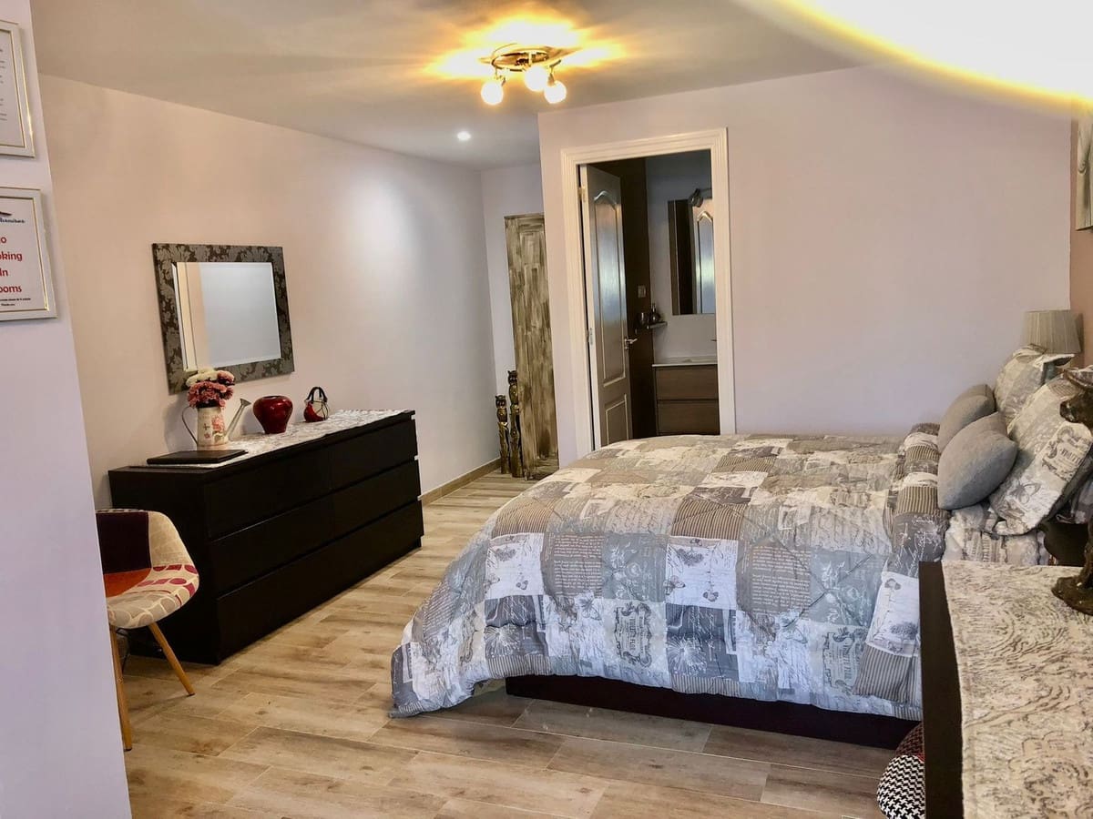 8 soverom Villa til salgs i Mijas Costa med svømmebasseng garasje - € 1 795 000 (Ref: 10071480)