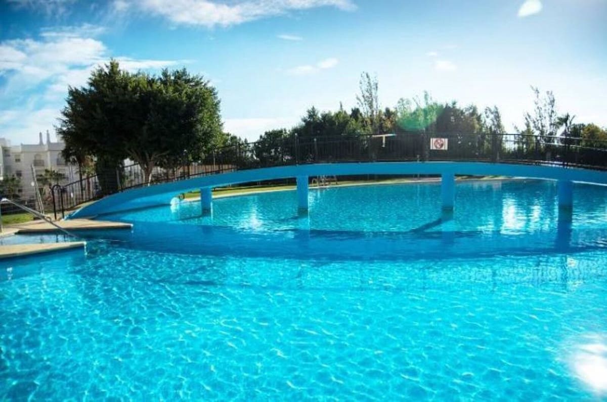 Yksiö myytävänä paikassa Benalmadena Costa mukana uima-altaan - 225 000 € (Ref: 10071494)