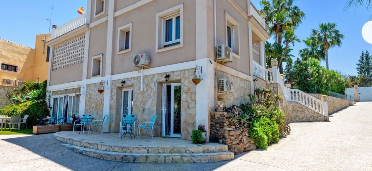 8 Zimmer Villa zu verkaufen in Mijas mit Pool Garage - 1.795.000 € (Ref: 10071495)