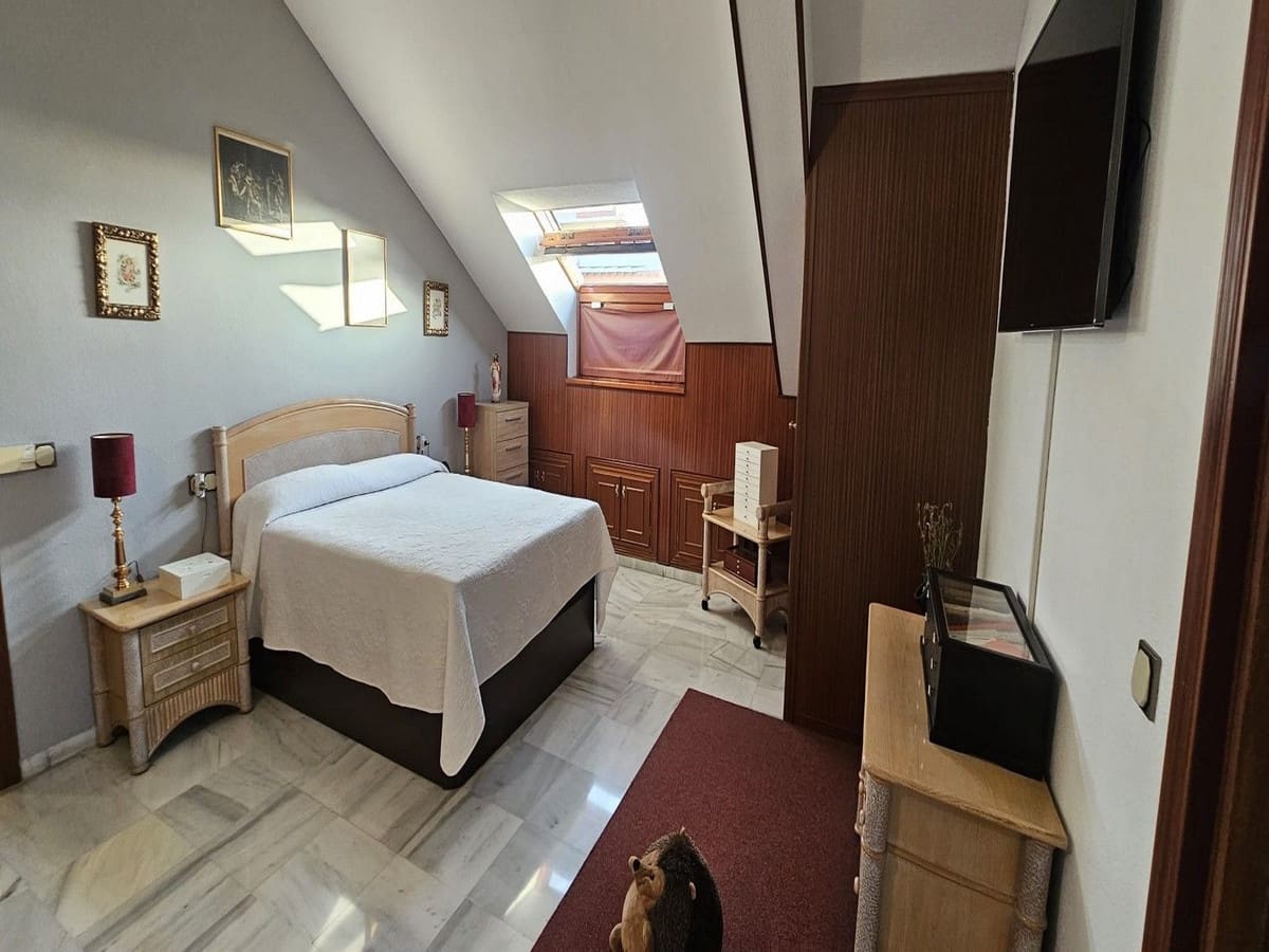 5 Zimmer Apartment zu verkaufen in Fuengirola mit Pool Garage - 742.000 € (Ref: 10071506)