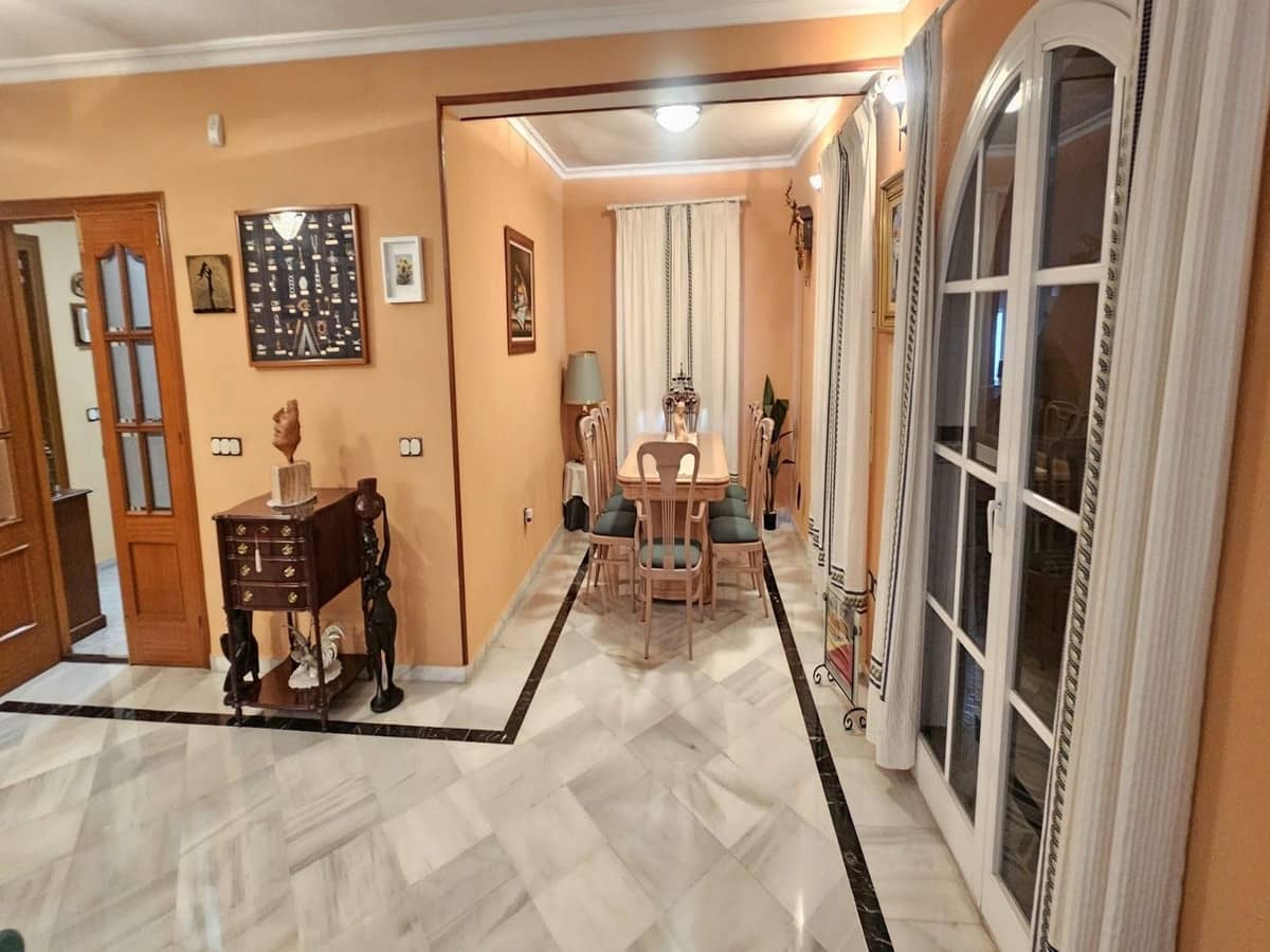 5 Zimmer Apartment zu verkaufen in Fuengirola mit Pool Garage - 742.000 € (Ref: 10071506)