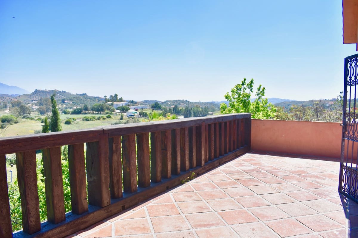 Chalet de 4 habitaciones en Mijas Costa en venta con piscina garaje - 1.195.000 € (Ref: 10071510)