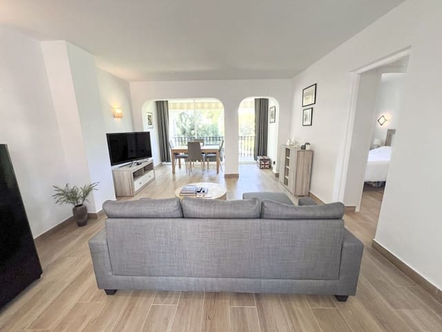 1 soveværelse Lejlighed til salg i El Paraiso, Estepona med swimmingpool - € 249.500 (Ref: 10071524)