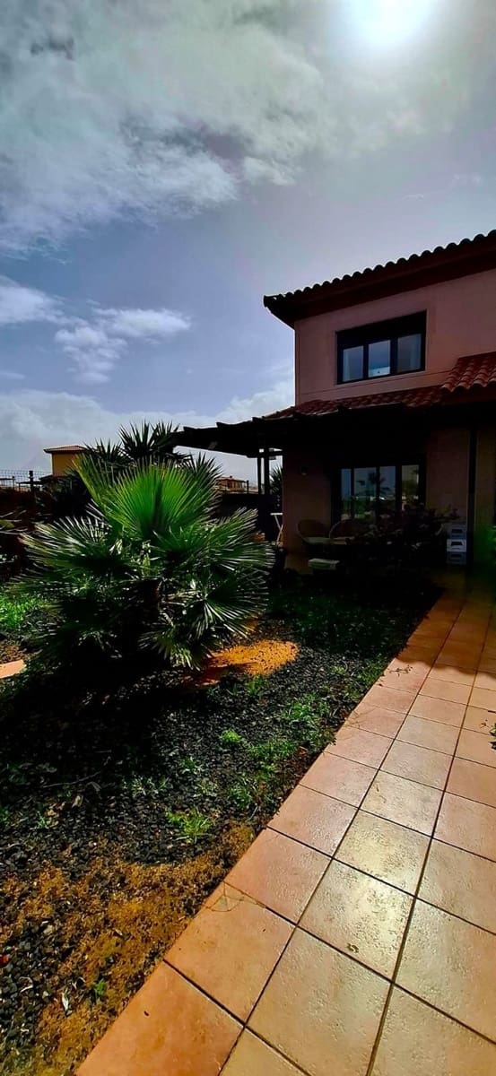 3 sypialnia Willa na sprzedaż w Lajares z basenem - 295 000 € (Ref: 10071536)