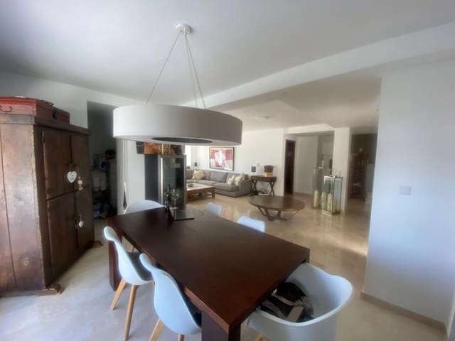 5 sovrum Lägenhet till salu i Guadalmina Baja, Marbella med pool - 750 000 € (Ref: 10071539)