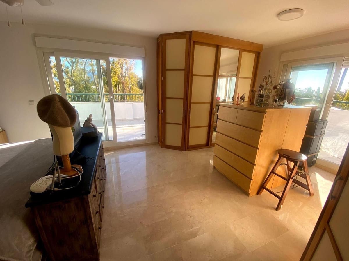 5 sovrum Lägenhet till salu i Guadalmina med pool - 750 000 € (Ref: 10071539)