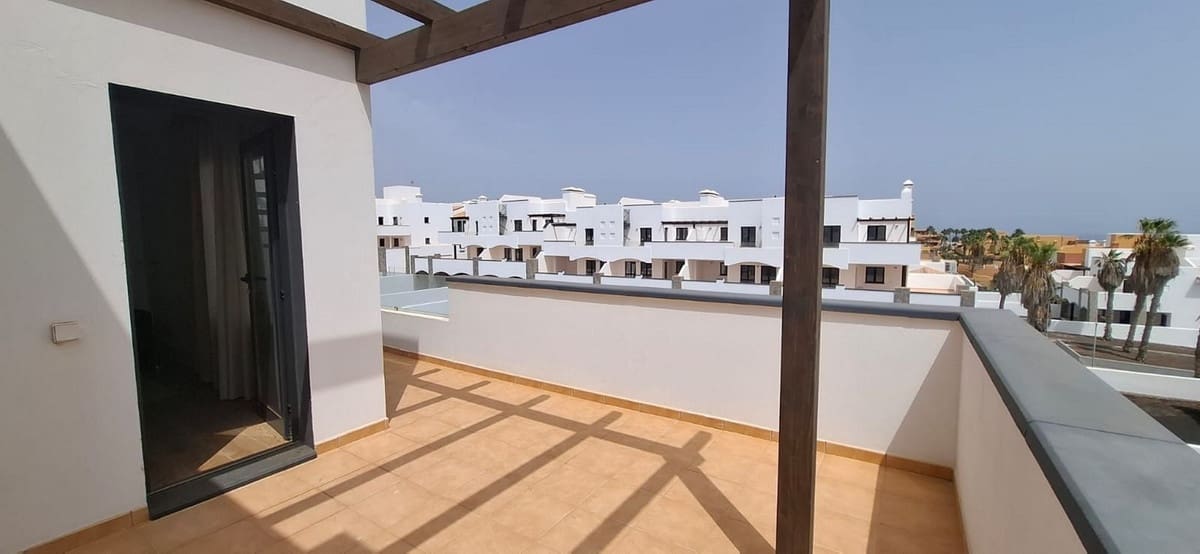 2 soveværelse Lejlighed til salg i Corralejo med swimmingpool garage - € 275.500 (Ref: 10071570)