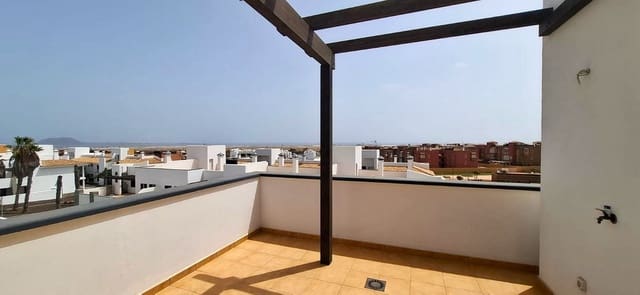 2 soveværelse Lejlighed til salg i Corralejo, La Oliva med swimmingpool garage - € 275.500 (Ref: 10071570)