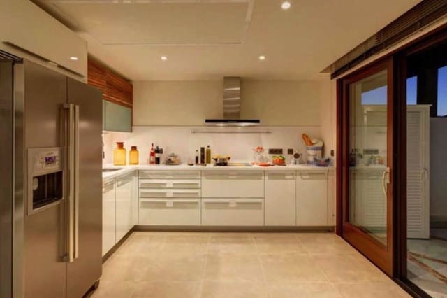 2 chambre Appartement à vendre à Centro, Estepona avec piscine - 450 000 € (Ref: 10071576)