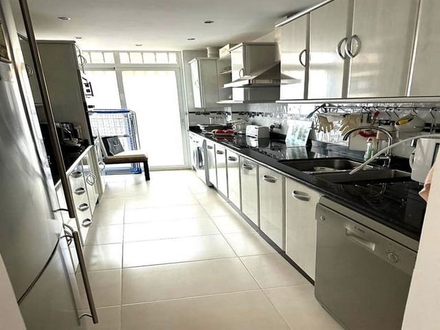 3 bedroom Townhouse for sale in Zona Puerto Deportivo, Fuengirola with pool garage - € 540,000 (Ref: 10071580)