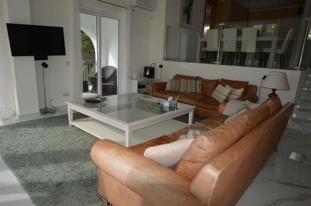 3 sovrum Villa till salu i El Paraiso, Estepona med pool - 550 000 € (Ref: 10071588)