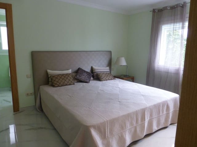 3 sovrum Villa till salu i El Paraiso, Estepona med pool - 550 000 € (Ref: 10071588)