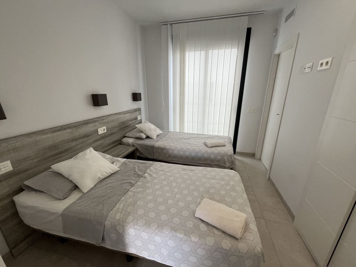 3 makuuhuone Omakotitalo myytävänä paikassa Villamartin mukana uima-altaan - 335 000 € (Ref: 10071598)