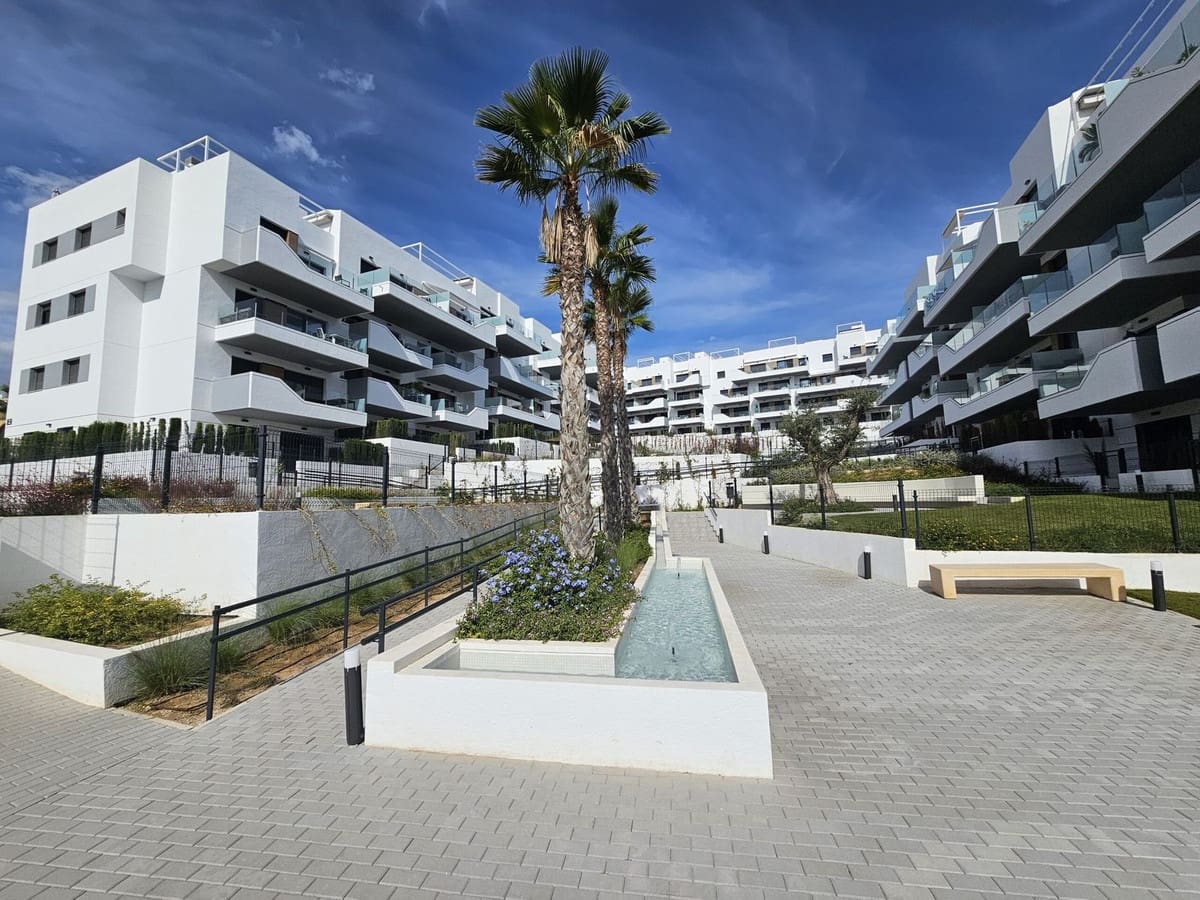 Apartamento de 2 habitaciones en Villamartin en venta con piscina garaje - 269.000 € (Ref: 10071606)