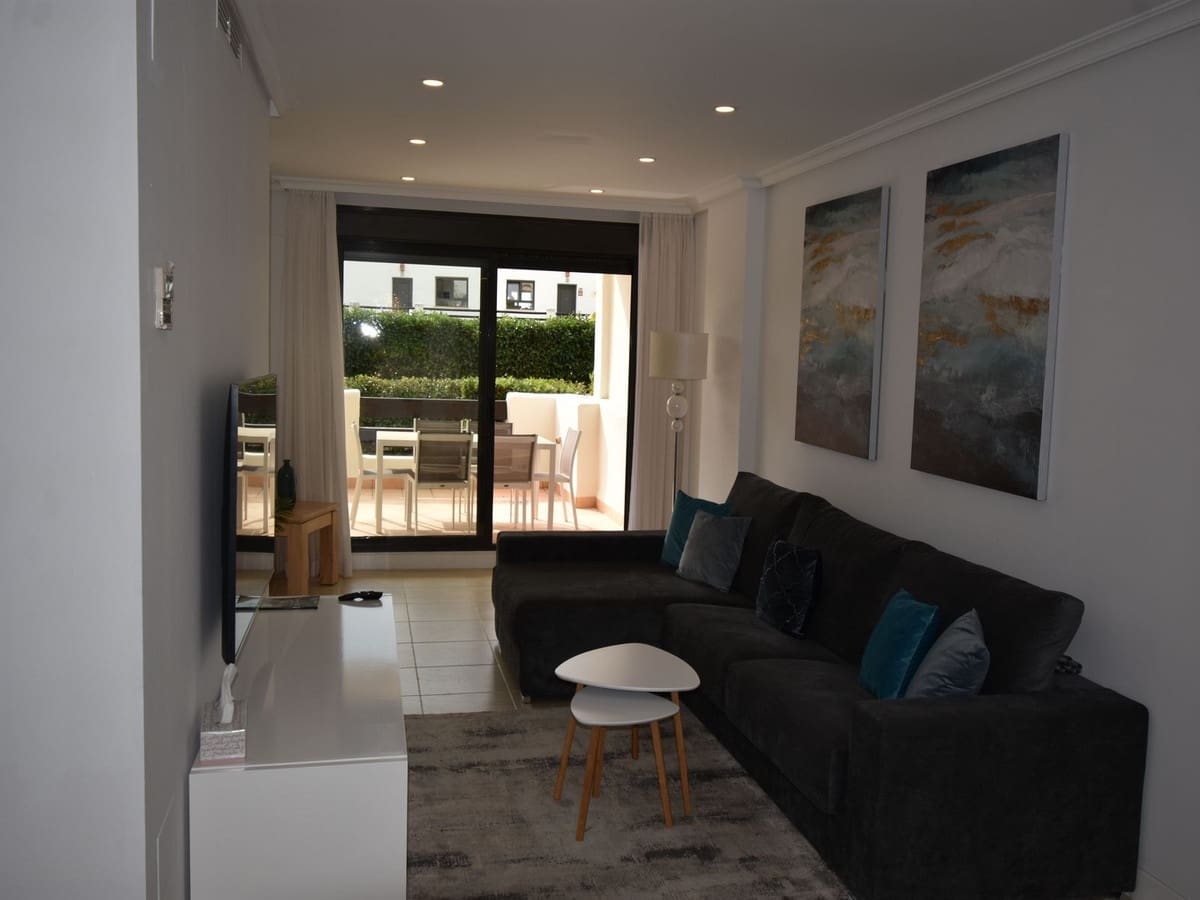 2 soverom Leilighet til salgs i New Golden Mile med svømmebasseng garasje - € 365 000 (Ref: 10071630)